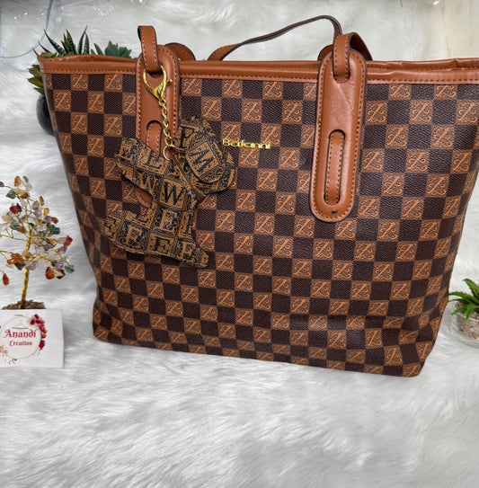 PR : TTWN & BEAR ( Brown)