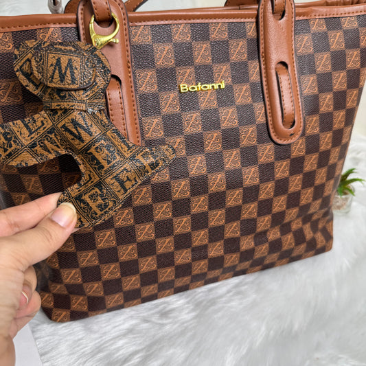 PR : TTWN & BEAR ( Brown)