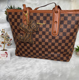 PR : TTWN & BEAR ( Brown)