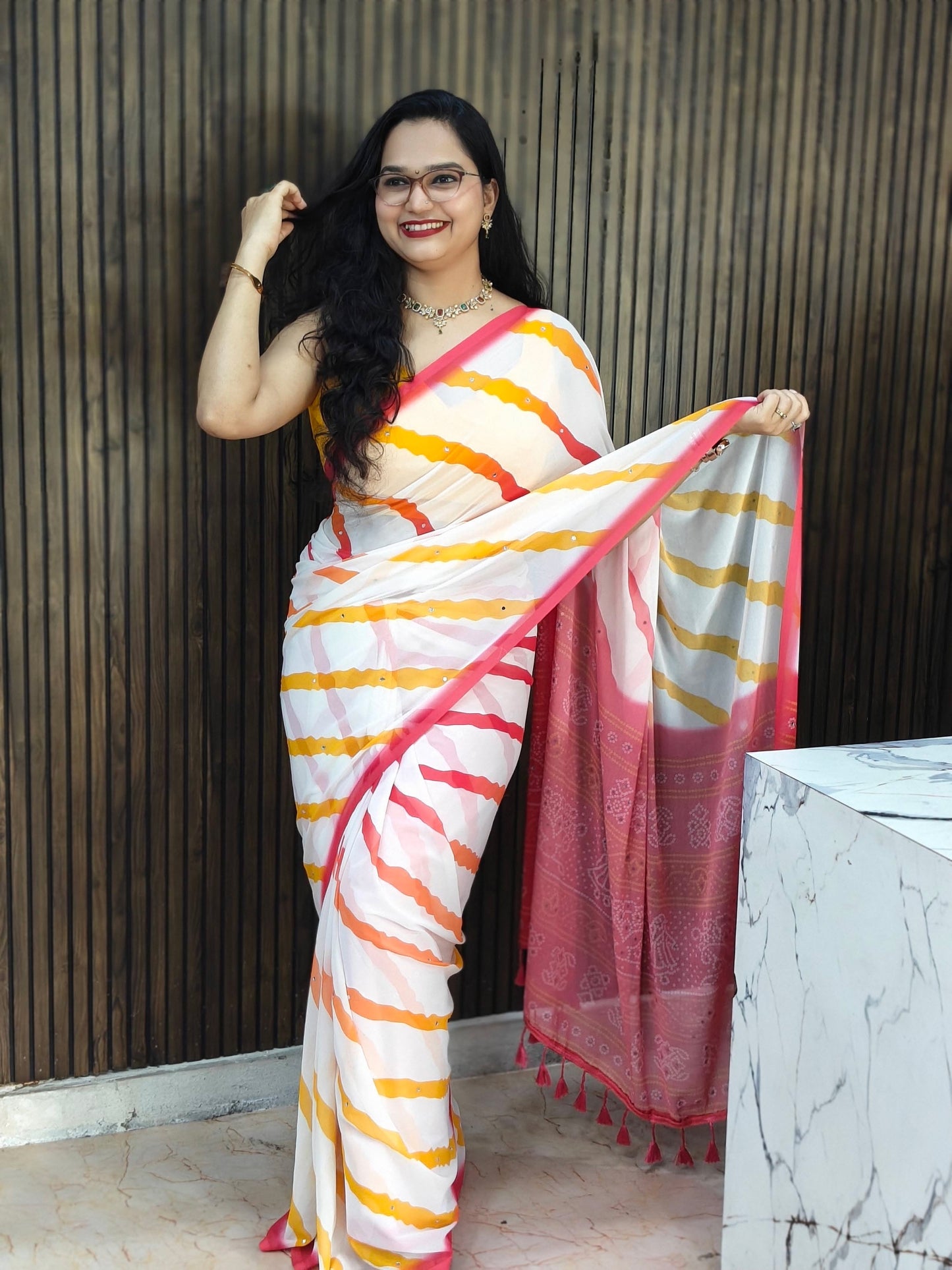Leheriya Saree : White