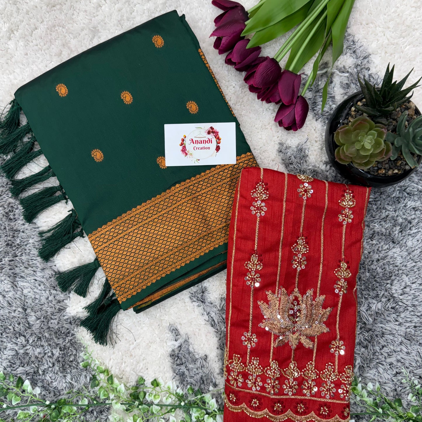 Lotus Kalash Paithani : KY02