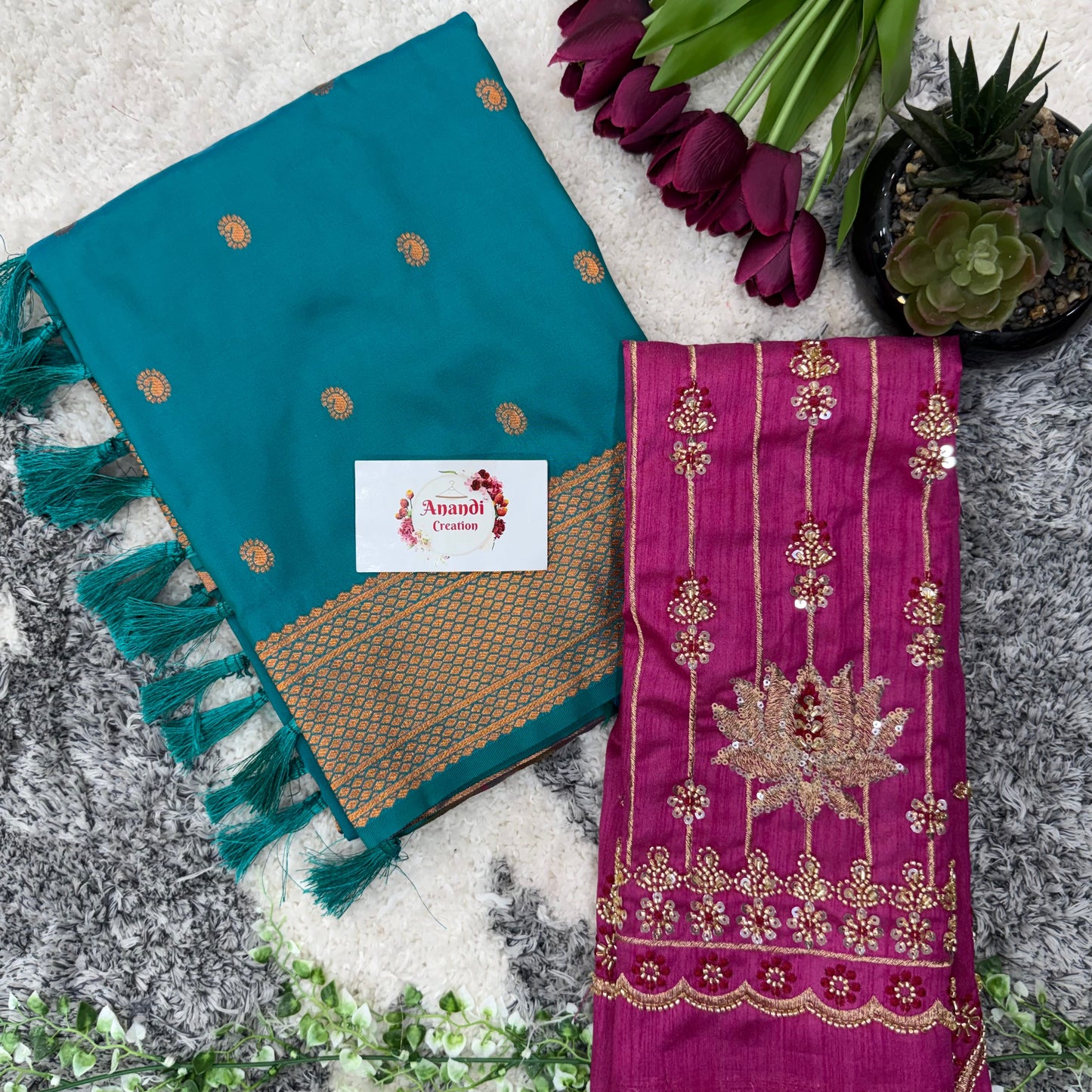 Lotus Kalash Paithani : KY02