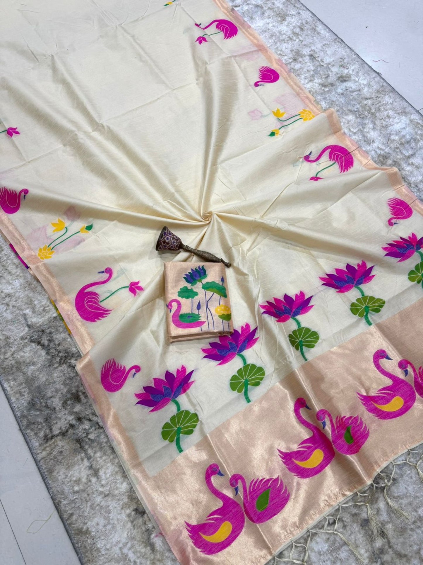 Khadi Rajhans Sadi AP01 : MOTI