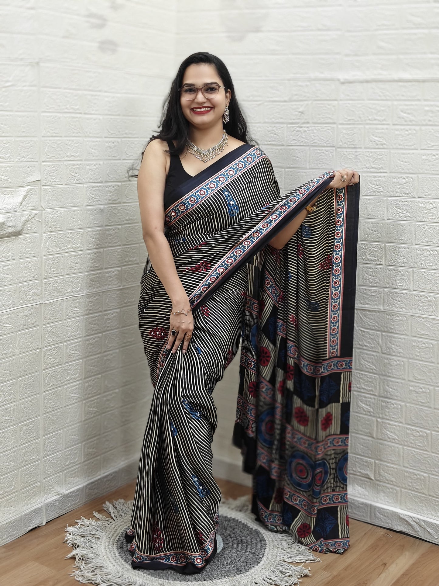 Semi Modal Silk with Mirror MH11 : Black