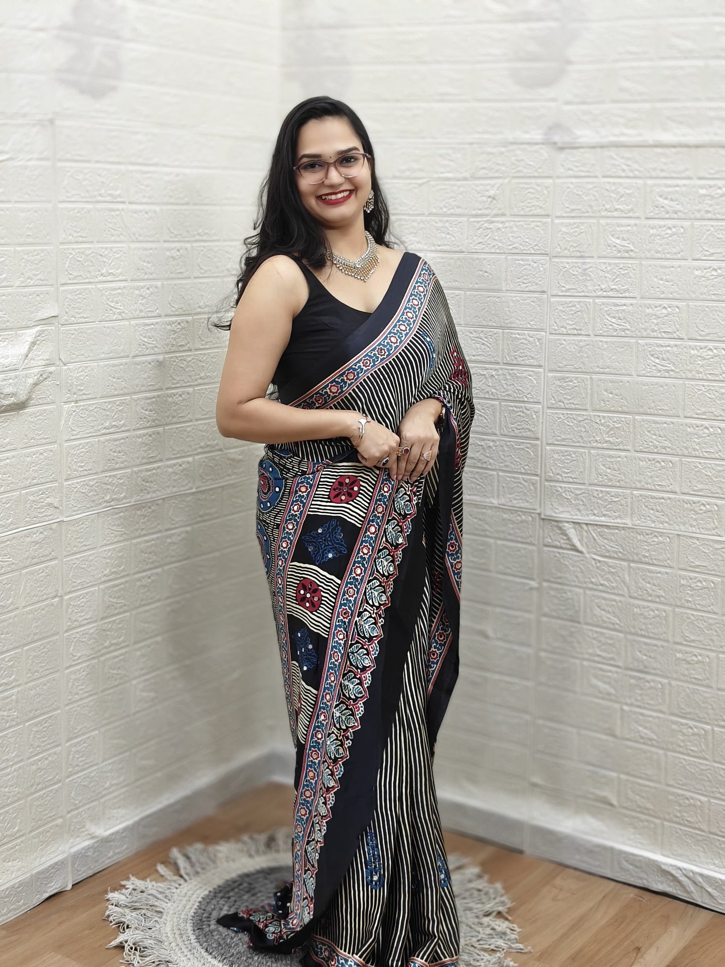 Semi Modal Silk with Mirror MH11 : Black